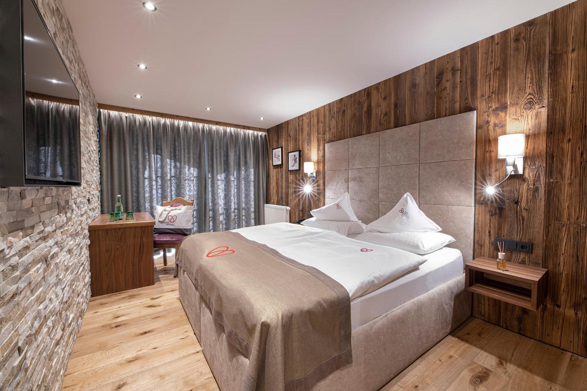 Superior Hotel Edelweiss オーバータウエルン エクステリア 写真